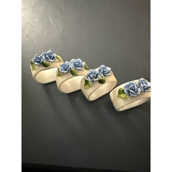 Set Of 4 White With Raised Blue Rose Bone China Napkin Rings Taiwan - Picture 3 of 5